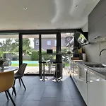 Modernes Studio-apartment - Gartenblick