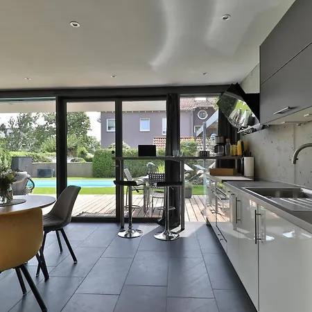 Modernes Studio-apartment - Gartenblick
