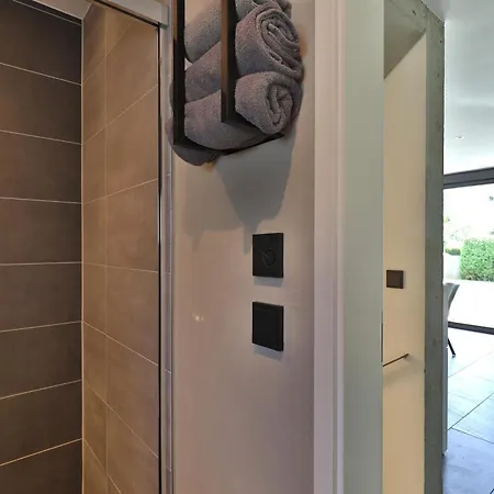 Modernes Studio-apartment - Gartenblick Apartment Gersthofen