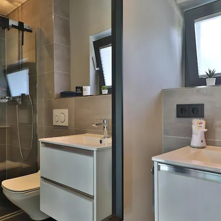 Modernes Studio-apartment - Gartenblick